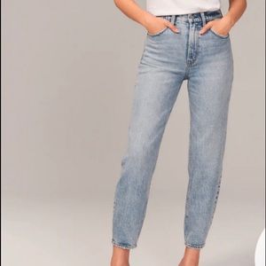 ABERCROMBIE & Fitch The 80’s Mom Jean Ultra High Rise 30